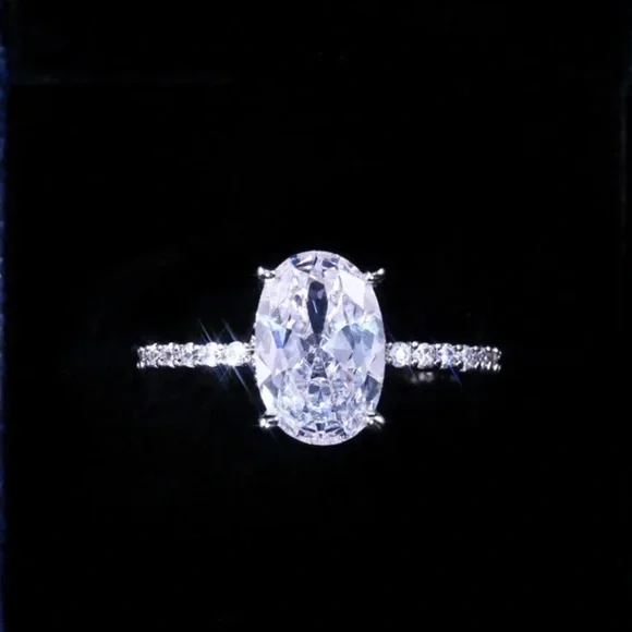 925 Sterling Silver Oval Finger Ring - Picture 4 of 5